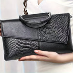 https://cdn.shopify.com/s/files/1/1037/6196/9489/files/1859262f-eed4-49e7-afc9-a44633ba388d.jpg?v=1786115107