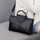 https://cdn.shopify.com/s/files/1/1037/6196/9489/files/6dfe8fa0-87e7-49ef-9d67-819f5ca706a8.jpg?v=1786115107