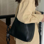 https://cdn.shopify.com/s/files/1/1057/5383/7908/files/Amelie____Elegant_Leather_Bag_3.jpg?v=1785187530