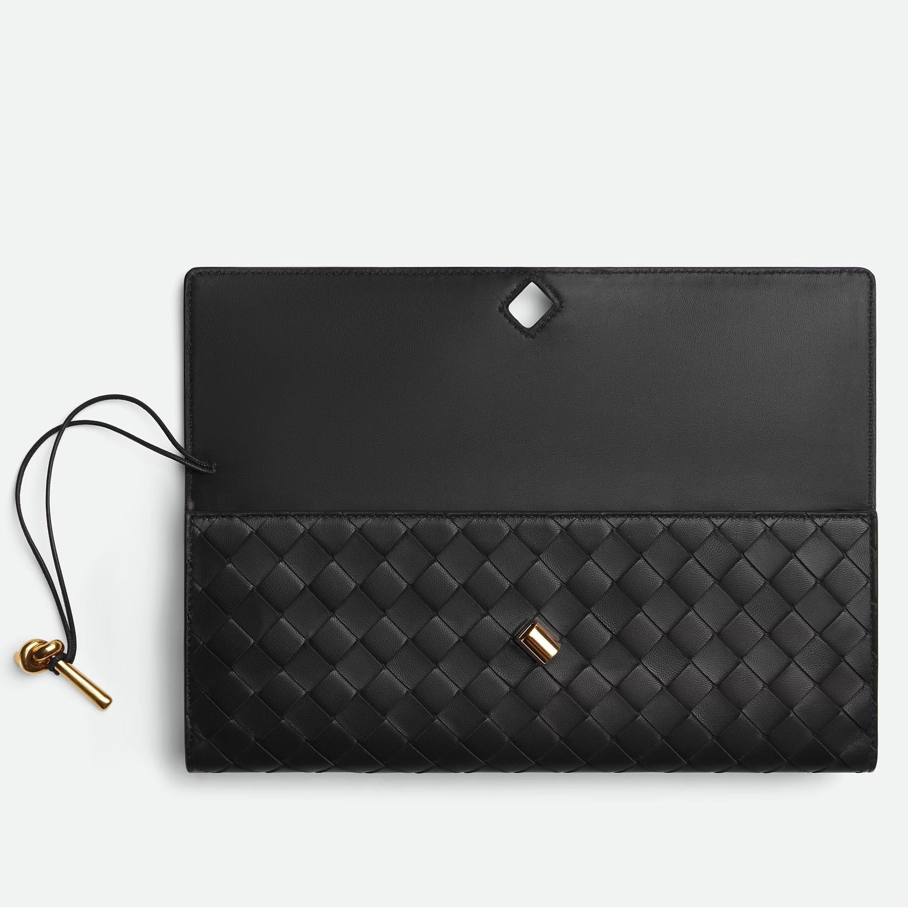 https://cdn.shopify.com/s/files/1/1037/6196/9489/files/Black3.jpg?v=1781341891
