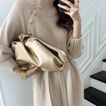 https://cdn.shopify.com/s/files/1/1057/5383/7908/files/Cyrene-Jurk-Lange-Gebreide-Coljurk-Voor-De-Winter-2.png?v=1785188026