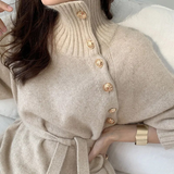 https://cdn.shopify.com/s/files/1/1057/5383/7908/files/Cyrene-Jurk-Lange-Gebreide-Coljurk-Voor-De-Winter-3.png?v=1785188026