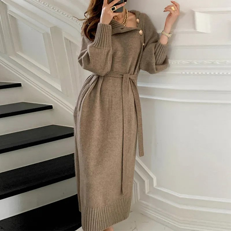 https://cdn.shopify.com/s/files/1/1057/5383/7908/files/Cyrene-Jurk-Lange-Gebreide-Coljurk-Voor-De-Winter-5.png?v=1785188025