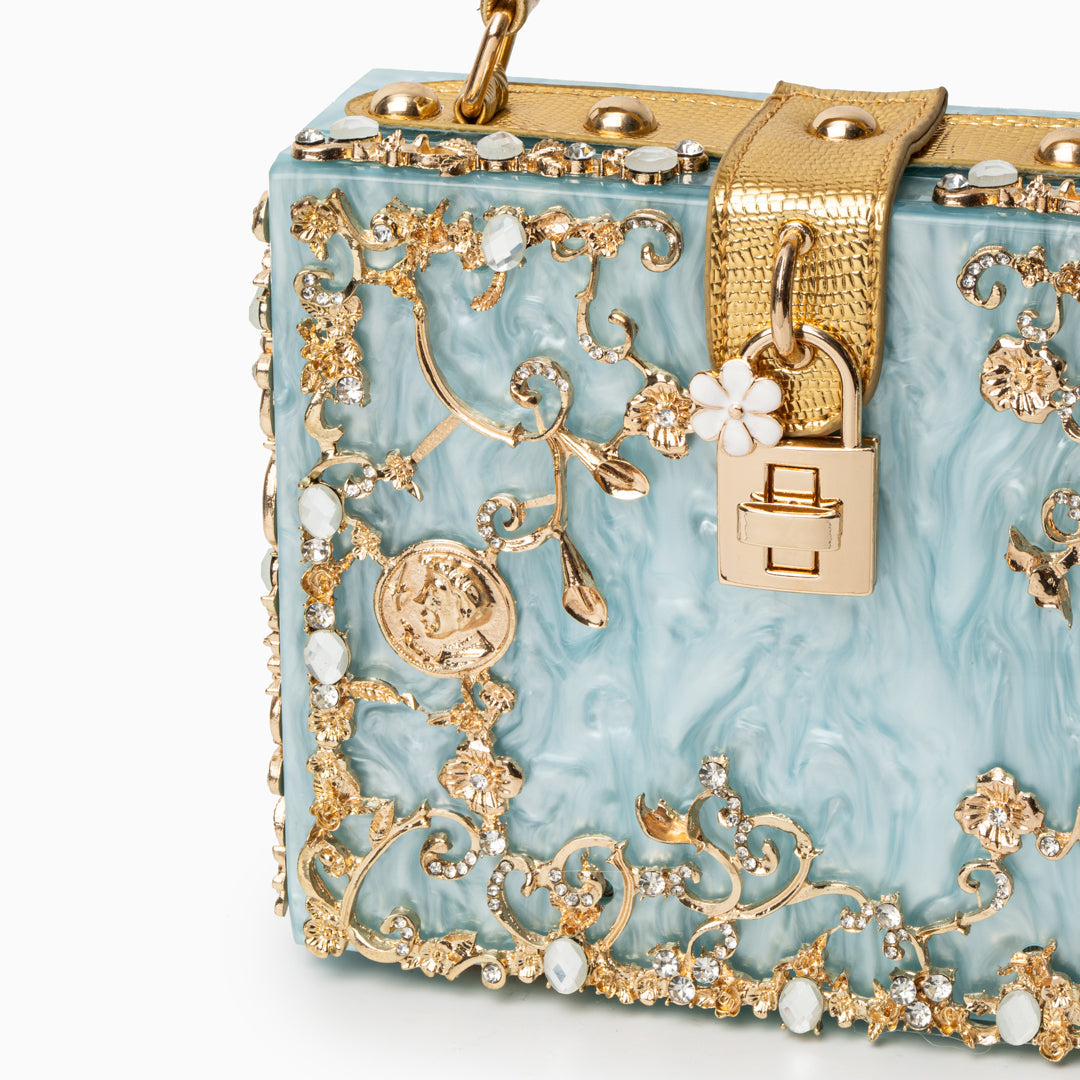 https://cdn.shopify.com/s/files/1/1037/6196/9489/files/DCR07636_783d29e9-f5aa-498c-81f4-7888280f9913.jpg?v=1781341892