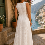 https://cdn.shopify.com/s/files/1/1057/5383/7908/files/Della_5.png?v=1785188101
