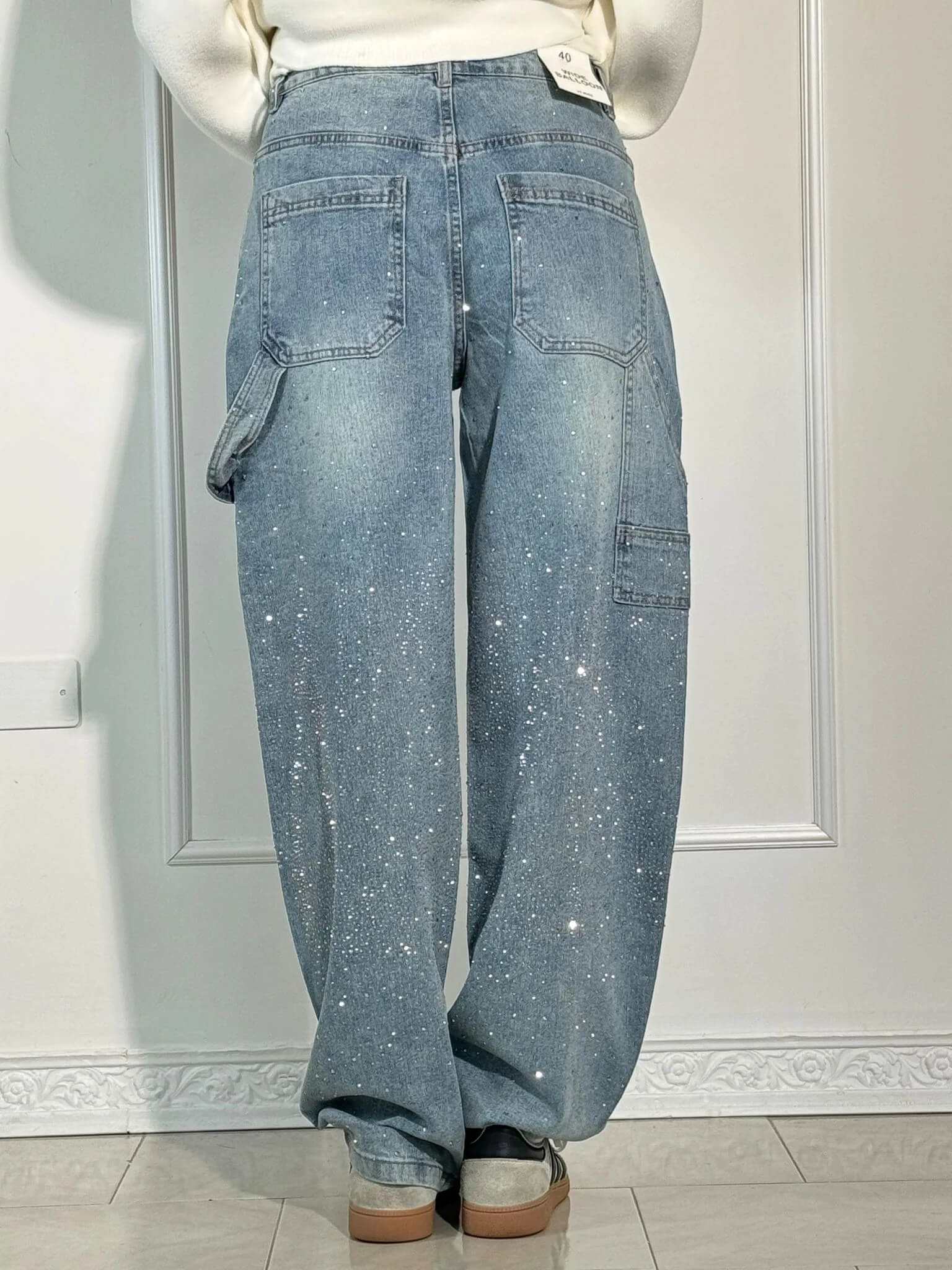 https://cdn.shopify.com/s/files/1/1037/6196/9489/files/JeansNEWBALOONCARPENTERSHINEDENIM_3.jpg?v=1787578565