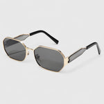 https://cdn.shopify.com/s/files/1/1057/5383/7908/files/Pearl_Rectangular_Sunglasses_-_Black_720x-Photoroom.jpg?v=1785187404