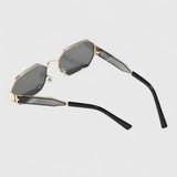 https://cdn.shopify.com/s/files/1/1057/5383/7908/files/Pearl_rectangular_Sunglasses_-_Black3_720x-Photoroom.jpg?v=1785187404