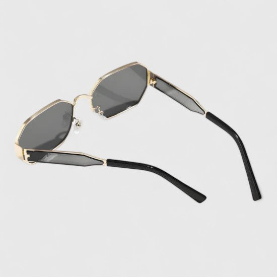 https://cdn.shopify.com/s/files/1/1057/5383/7908/files/Pearl_rectangular_Sunglasses_-_Black3_720x-Photoroom.jpg?v=1785187404