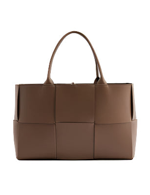 https://cdn.shopify.com/s/files/1/1037/6196/9489/files/R04163071_TAUPEGREY_M.jpg?v=1781341887