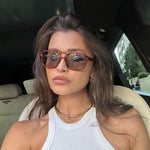 https://cdn.shopify.com/s/files/1/1057/5383/7908/files/SEAME-zahra-11_4b3ad518-ee13-4bb5-a39b-f242e8945189.jpg?v=1785187421