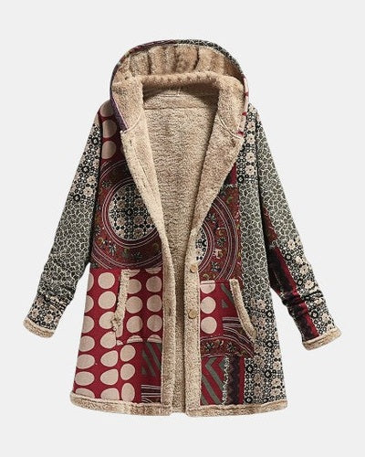 https://cdn.shopify.com/s/files/1/1057/5383/7908/files/Scarlet-Burgundowa-Geometria-Sherpa-Plaszcz_862f1605-0bc4-49cc-ad28-48cd1c41de0b.jpg?v=1789031660