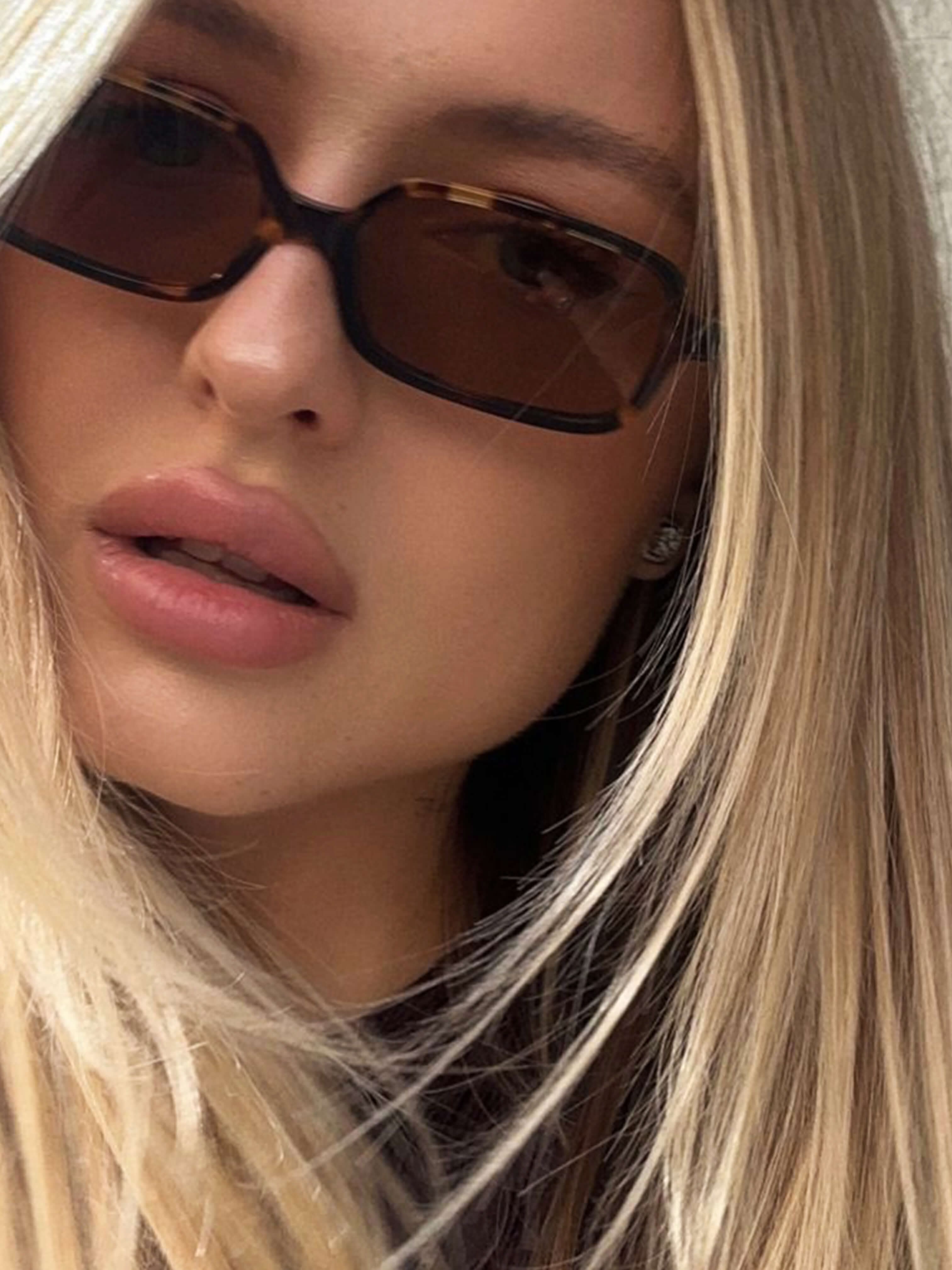 https://cdn.shopify.com/s/files/1/1057/5383/7908/files/Seame-Amelia-Sunglasses-06.jpg?v=1785187401