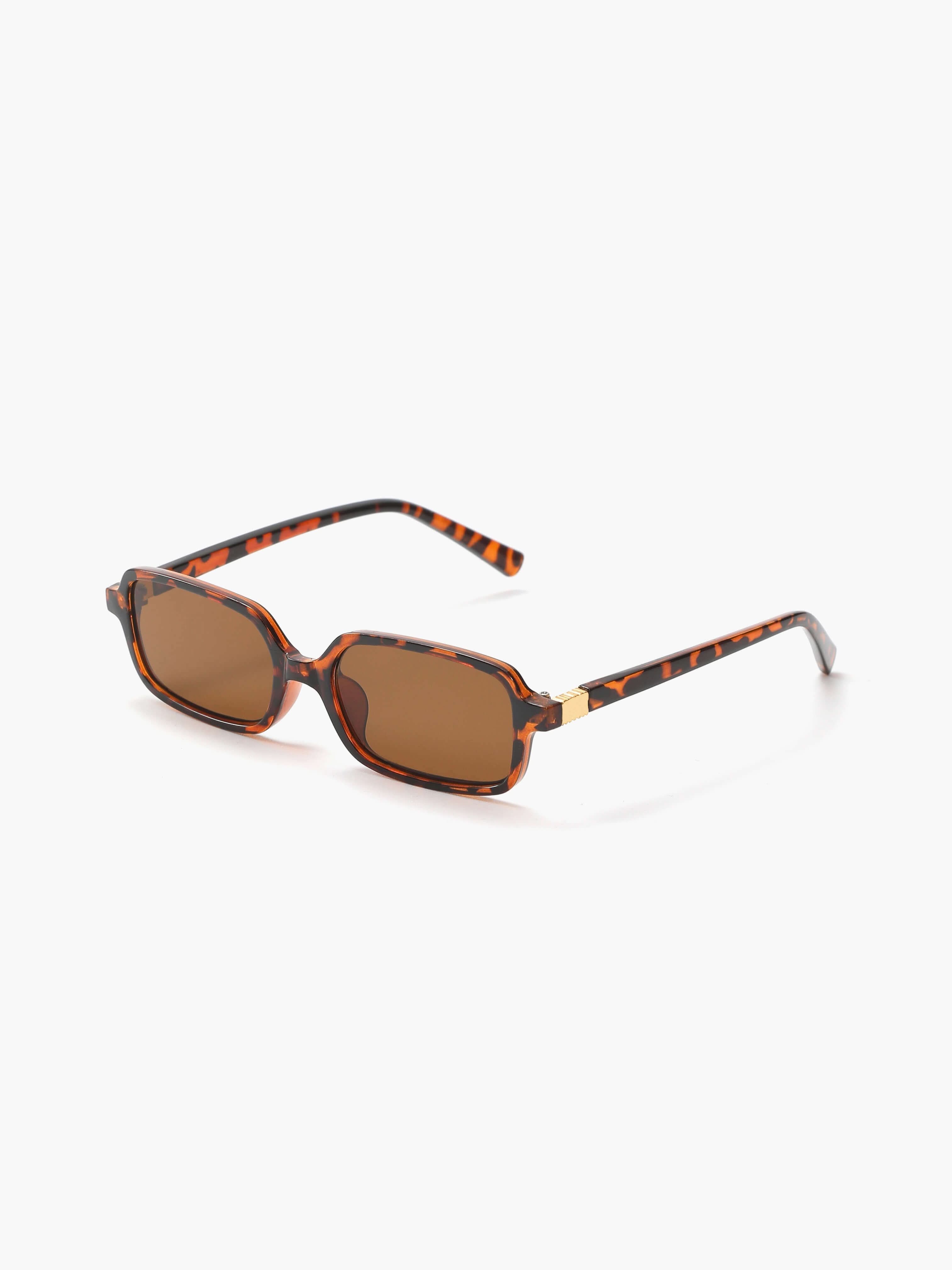 https://cdn.shopify.com/s/files/1/1057/5383/7908/files/Seame-Amelia-Sunglasses-10.jpg?v=1785187401