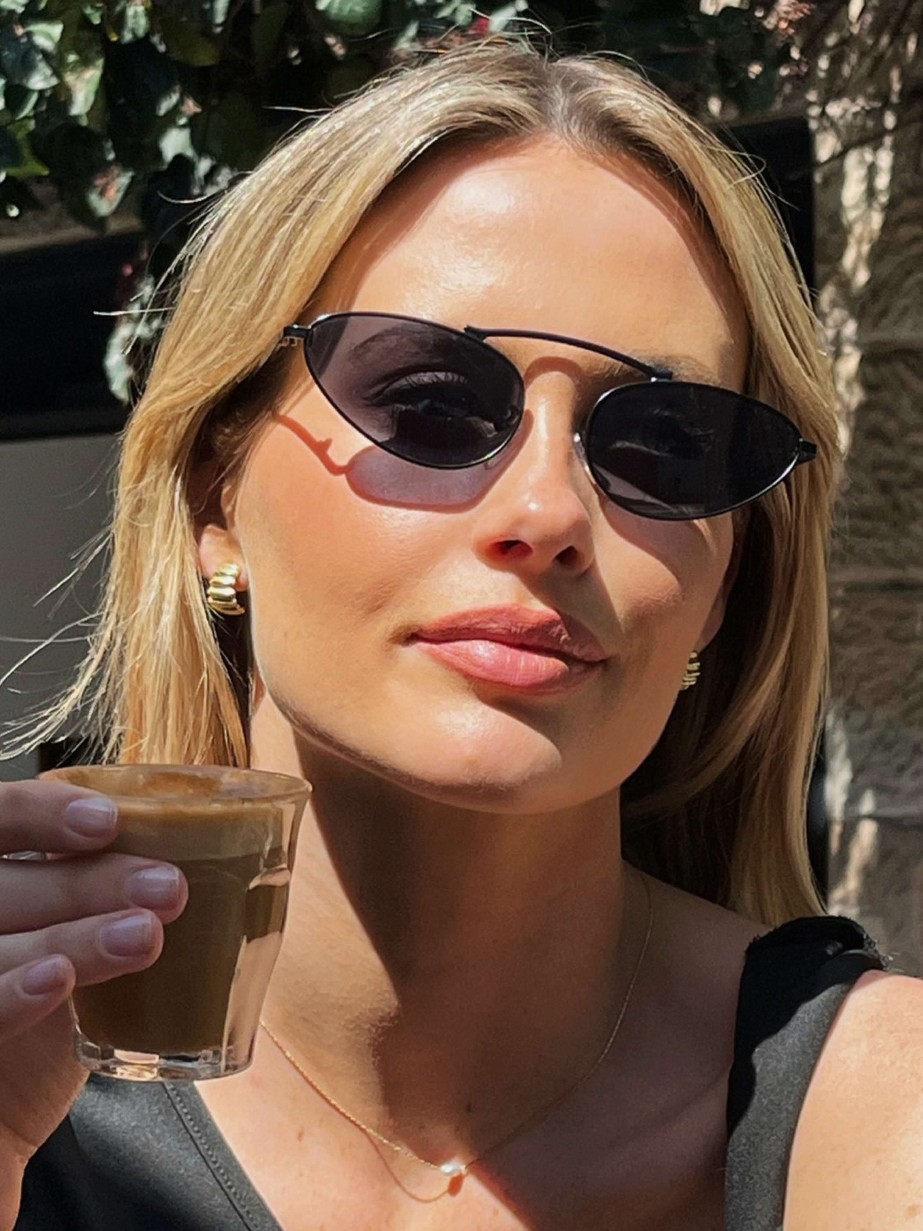 https://cdn.shopify.com/s/files/1/1057/5383/7908/files/Seame-Raede-Sunglasses-02.jpg?v=1785187414