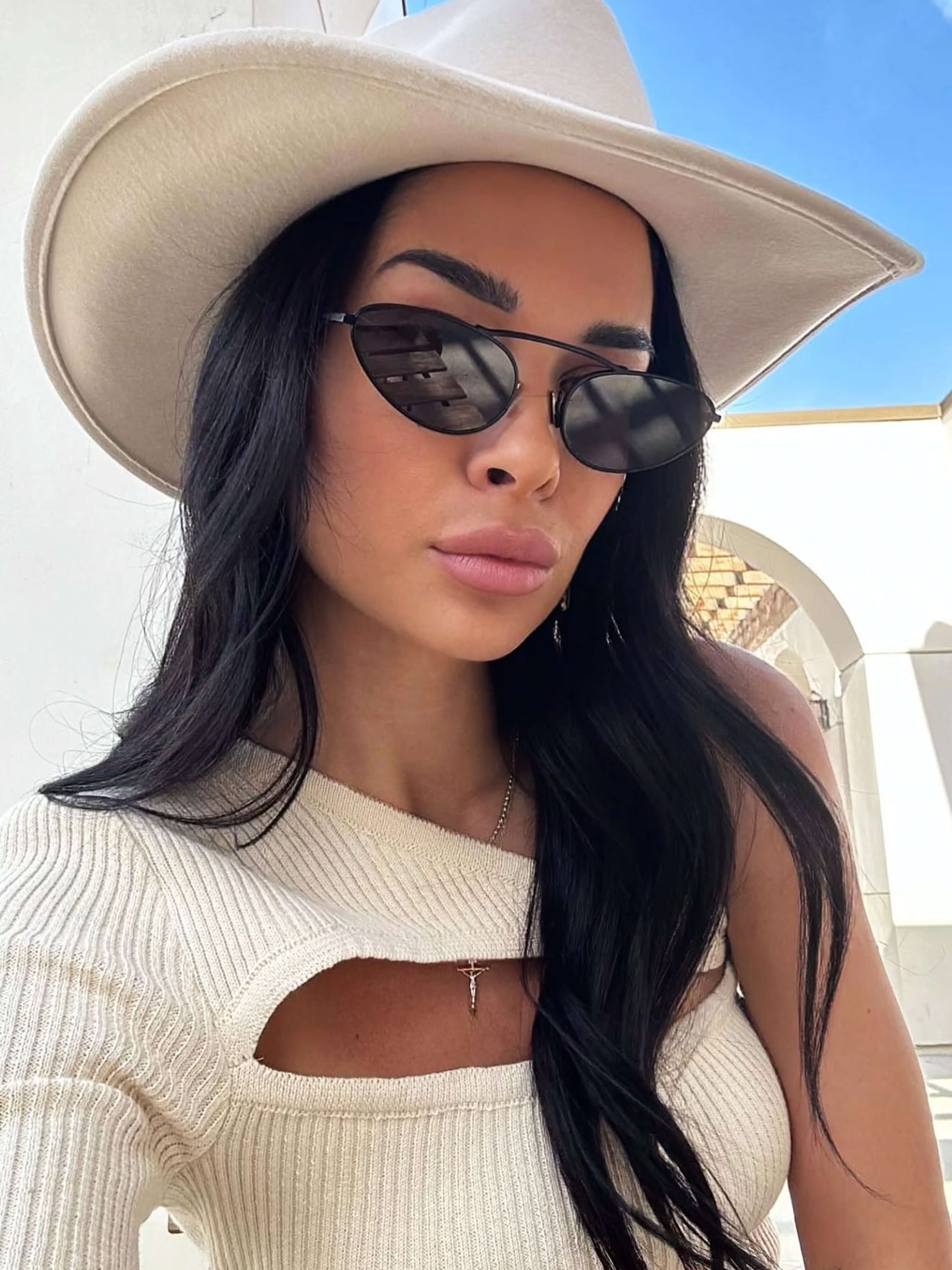 https://cdn.shopify.com/s/files/1/1057/5383/7908/files/Seame-Raede-Sunglasses-03.jpg?v=1785187414