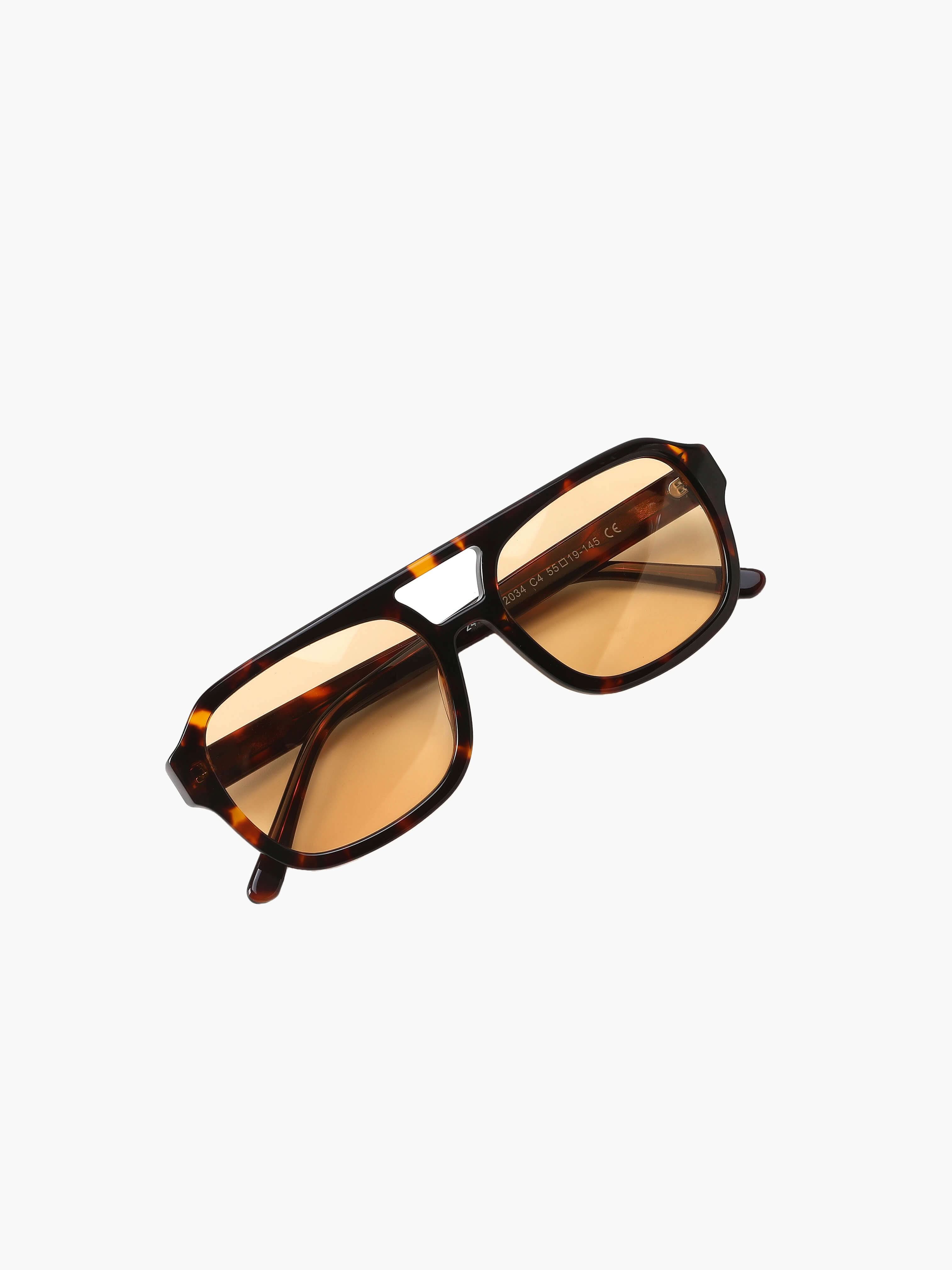 https://cdn.shopify.com/s/files/1/1057/5383/7908/files/Seame-Zahra-Sunglasses-02.jpg?v=1785187421