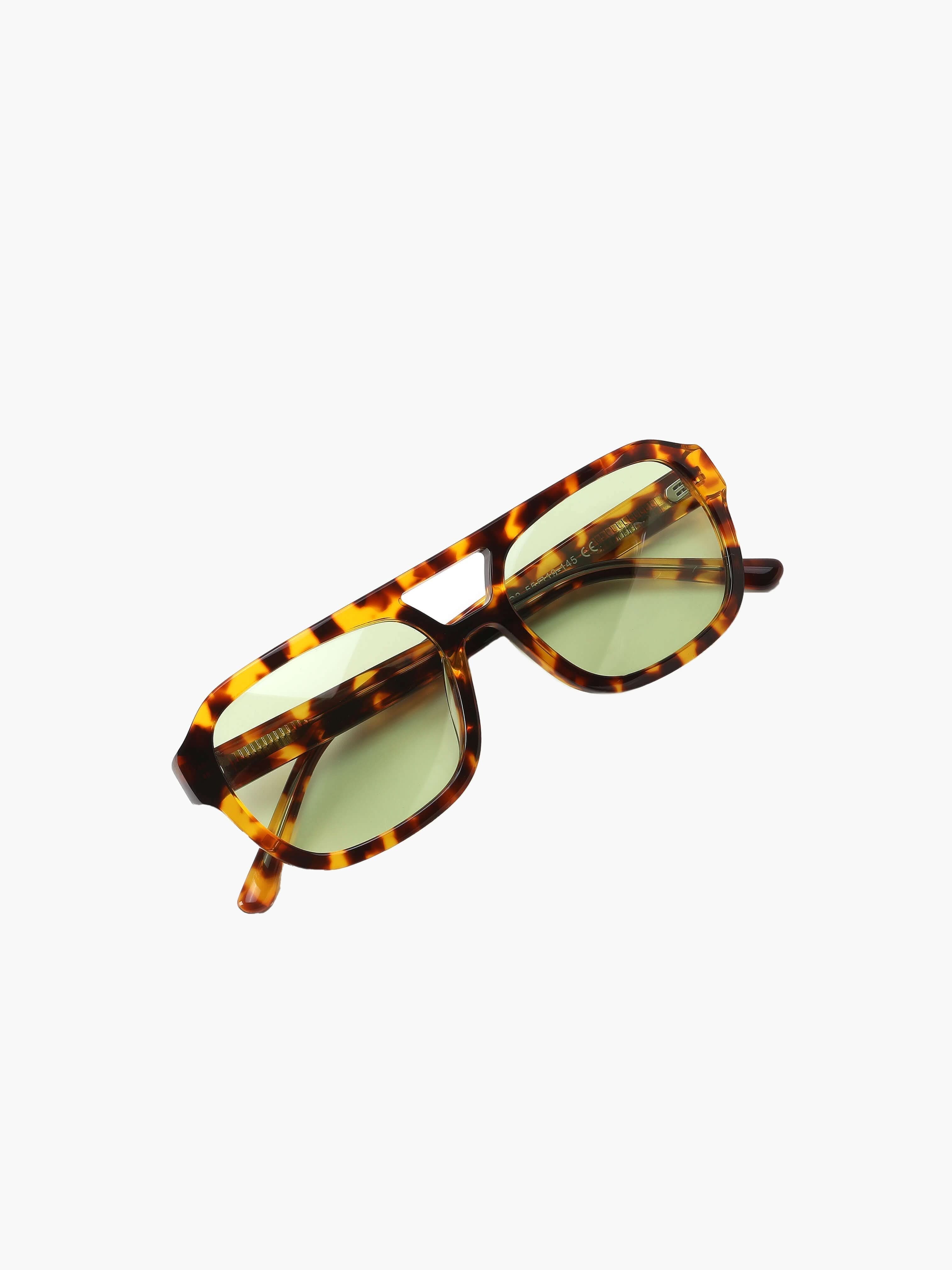 https://cdn.shopify.com/s/files/1/1057/5383/7908/files/Seame-Zahra-Sunglasses-03.jpg?v=1785187421