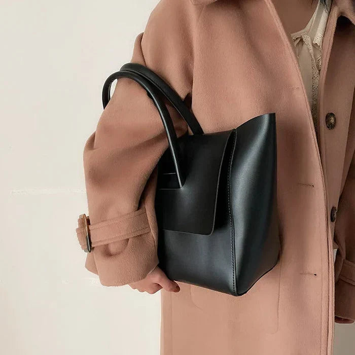 https://cdn.shopify.com/s/files/1/1037/6196/9489/files/Tote8.webp?v=1781341888