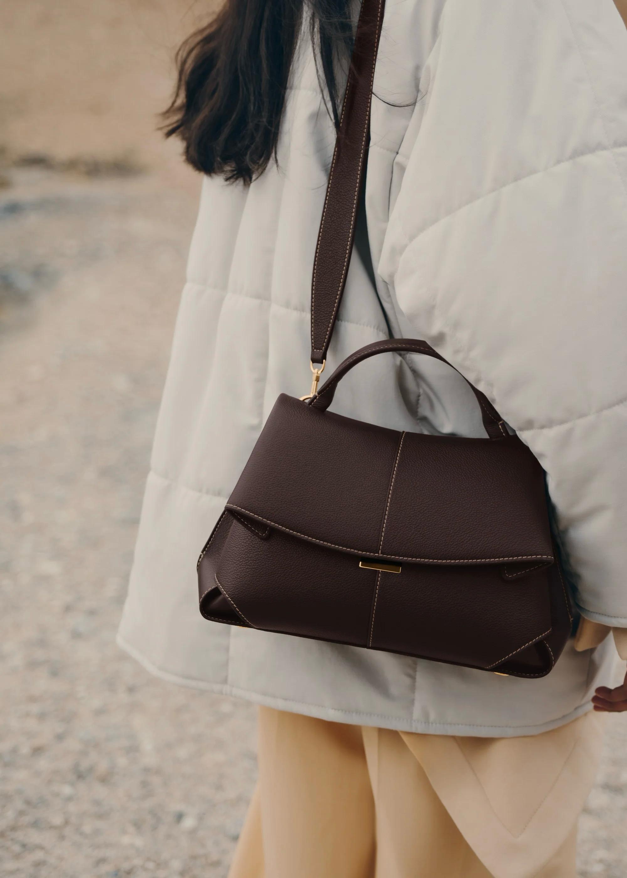 https://cdn.shopify.com/s/files/1/1037/6196/9489/files/WhatsAppImage2025-02-15at23.25.06_6_75e441ea-2019-4280-8eac-b032d397b99c.jpg?v=1781341886