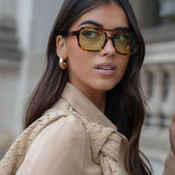https://cdn.shopify.com/s/files/1/1057/5383/7908/files/Zahra_sunglasses_d3e26b60-e3b8-444a-9fad-4f56f19add3e.jpg?v=1785187420