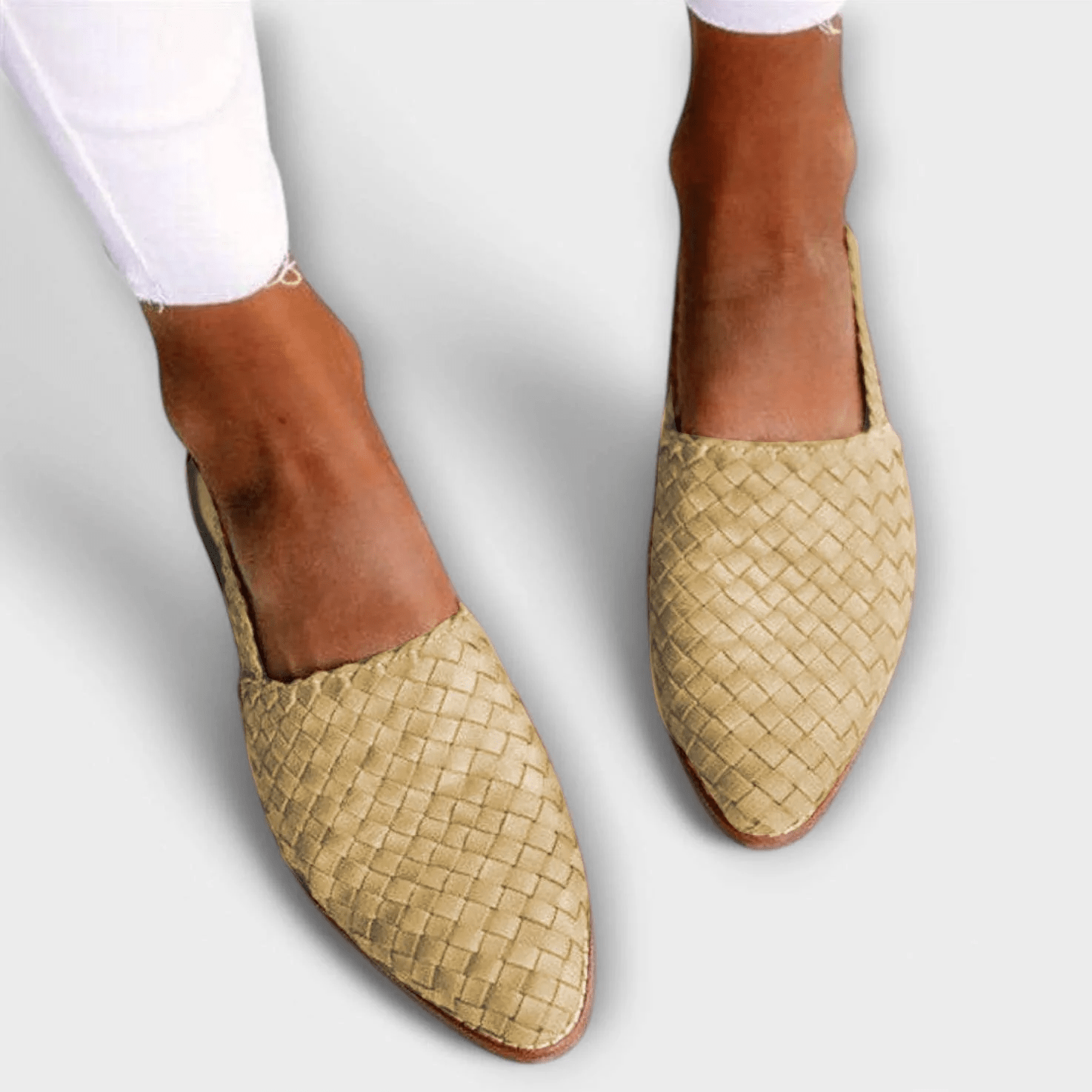 https://cdn.shopify.com/s/files/1/1037/6196/9489/files/anastasia-mocasines-trenzados-5832346.png?v=1783459057
