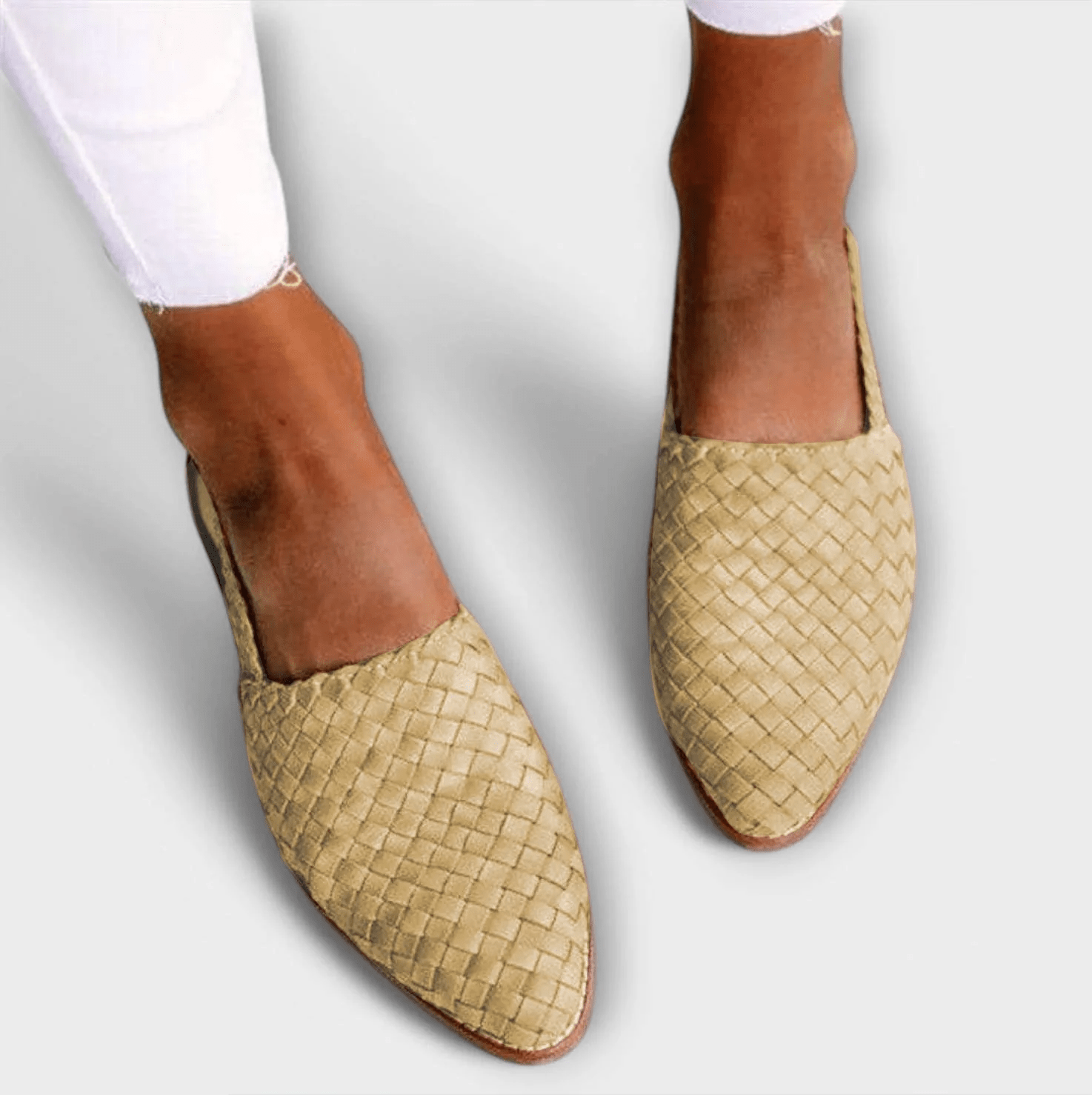 https://cdn.shopify.com/s/files/1/1037/6196/9489/files/anastasia-mocasines-trenzados-5832346.png?v=1783459057