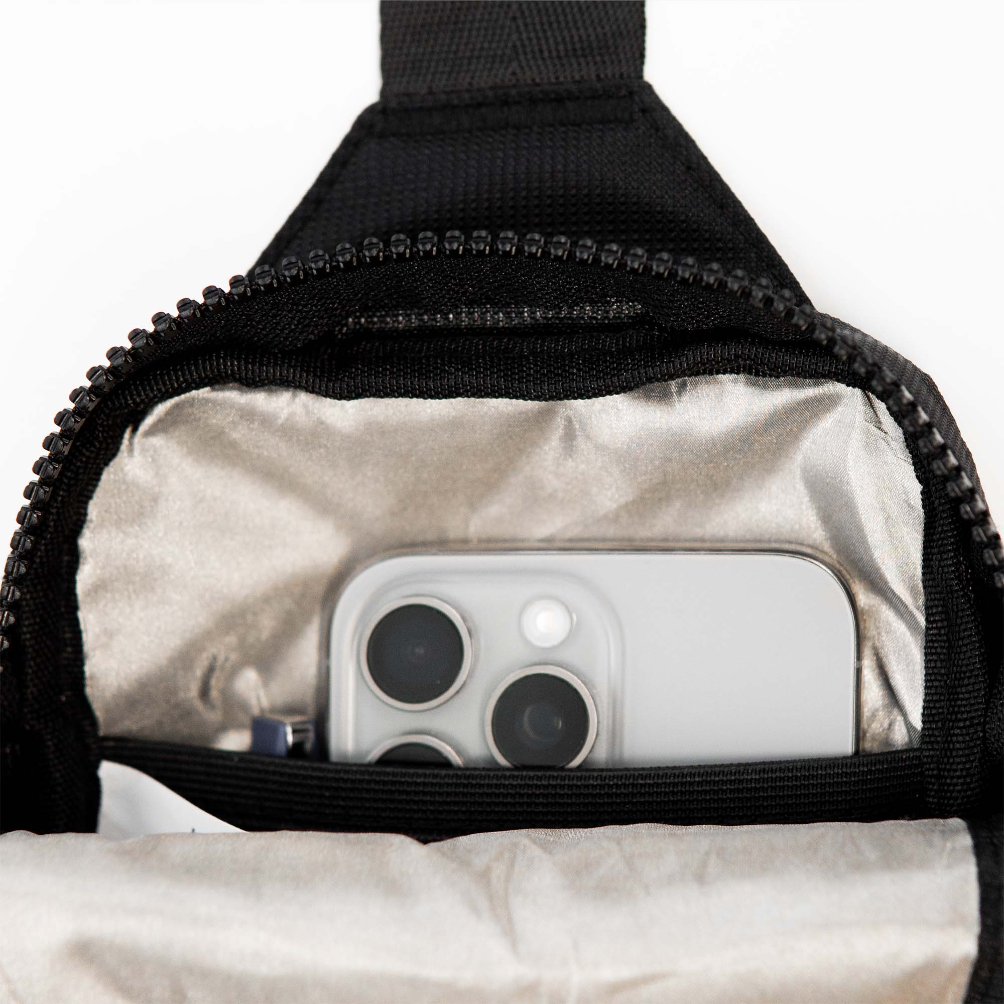https://cdn.shopify.com/s/files/1/1037/6196/9489/files/black_5.jpg?v=1782035177