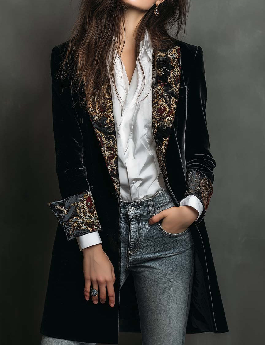 Blazer Slim Fit Nero con Stampa Barocca per Donne