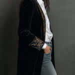 Blazer Slim Fit Nero con Stampa Barocca per Donne