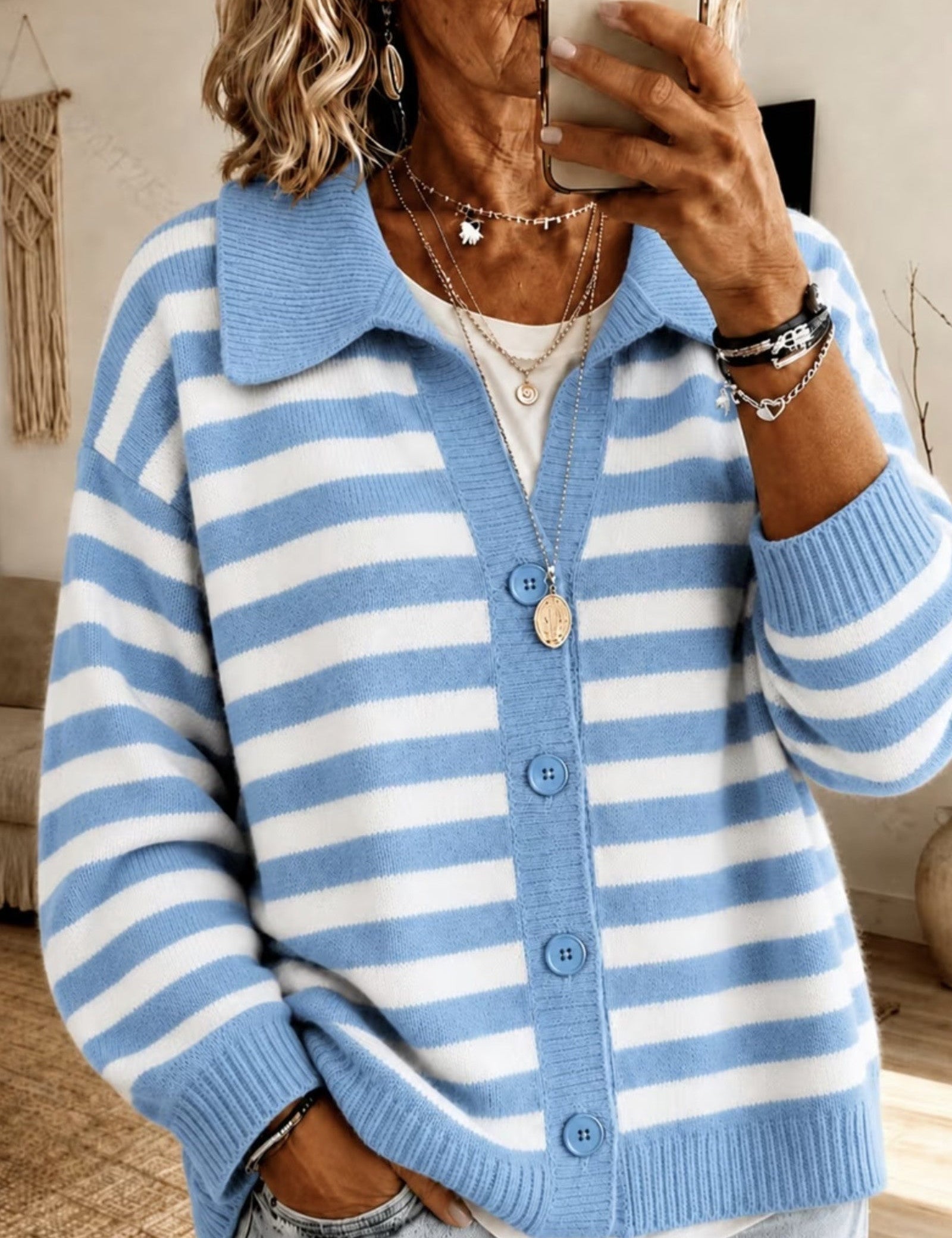 Cardigan a Maglia con Collo Striato e Bottoni