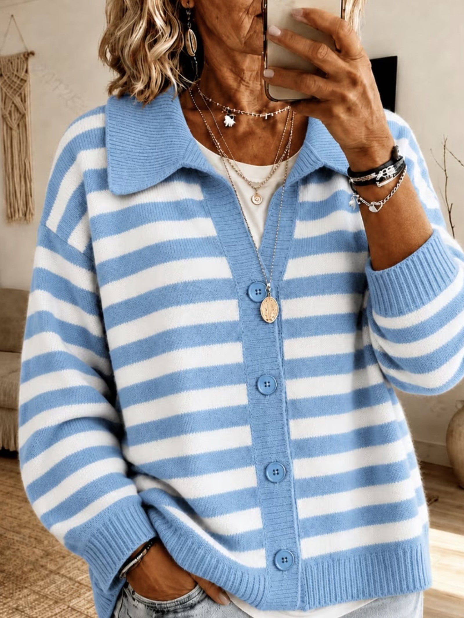 Cardigan a Maglia con Collo Striato e Bottoni