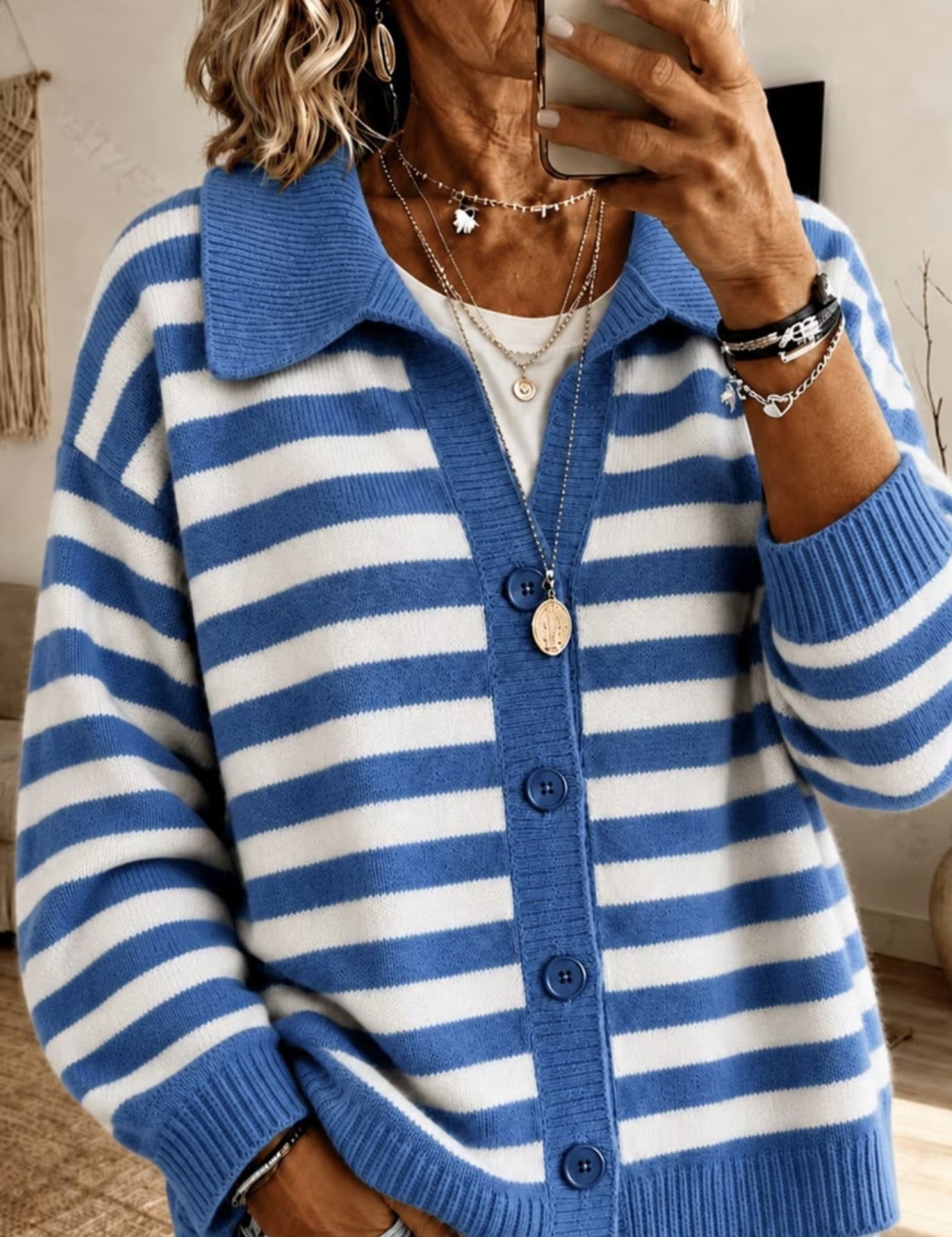 Cardigan a Maglia con Collo Striato e Bottoni