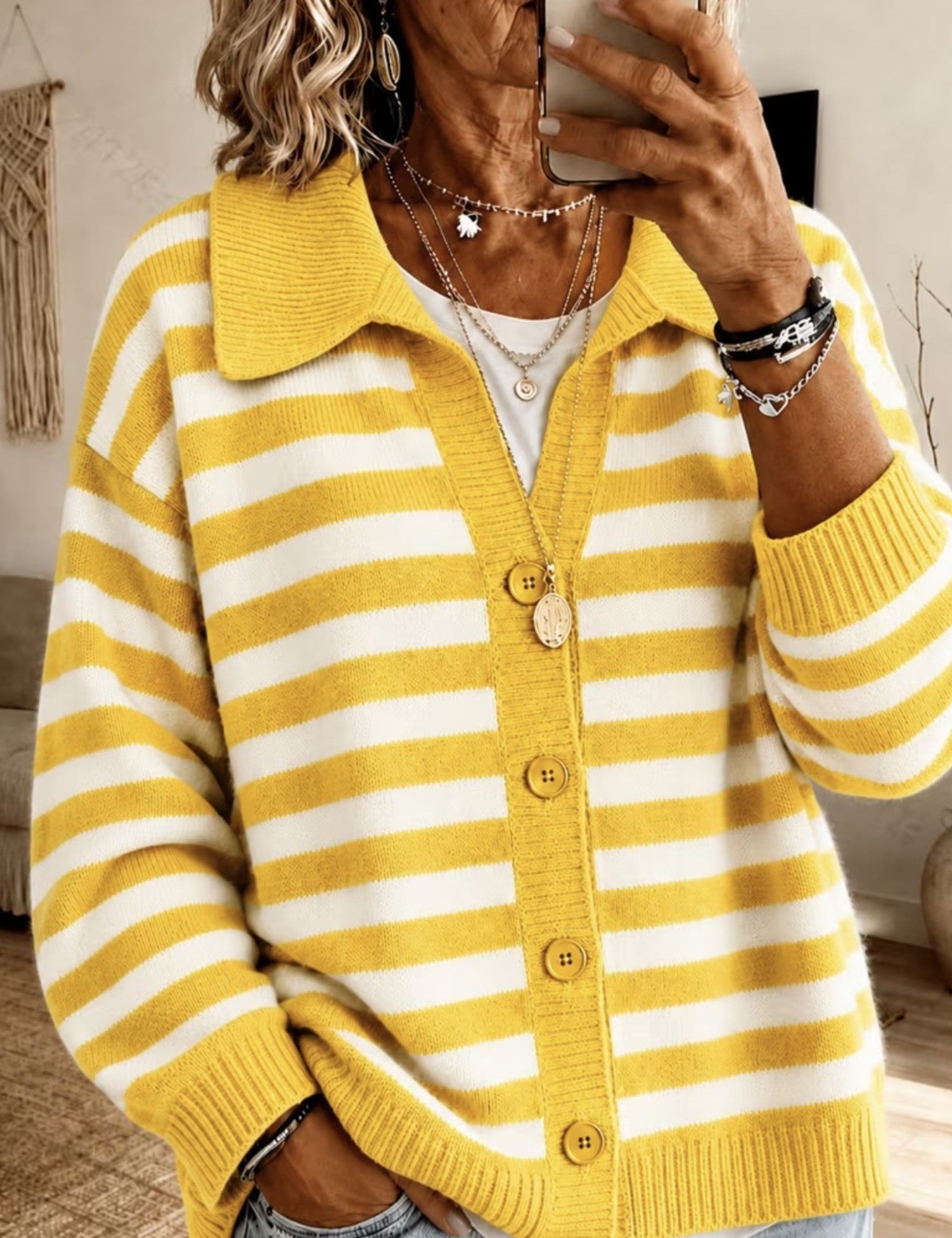 Cardigan a Maglia con Collo Striato e Bottoni