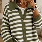Cardigan a Maglia con Collo Striato e Bottoni