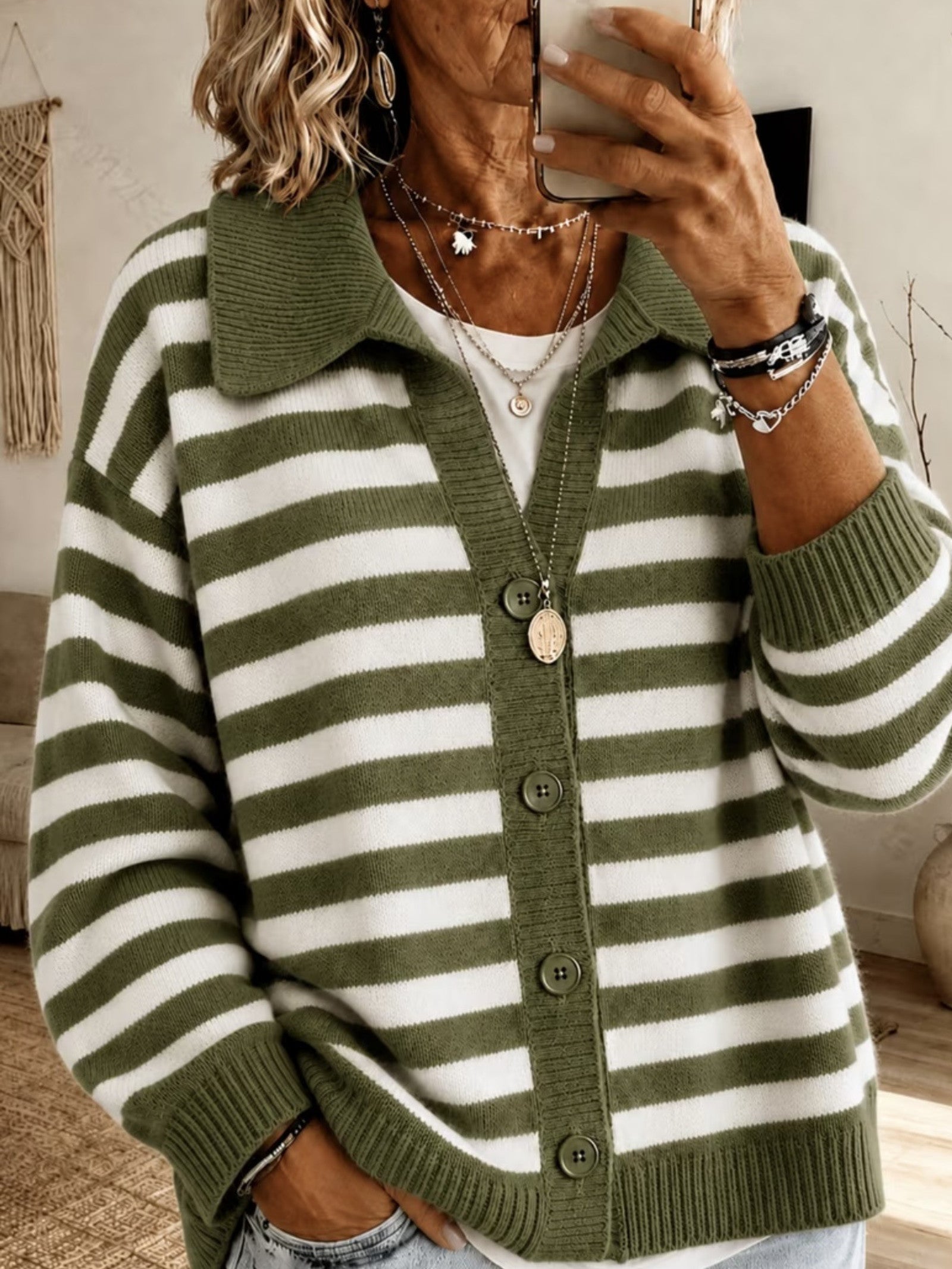 Cardigan a Maglia con Collo Striato e Bottoni