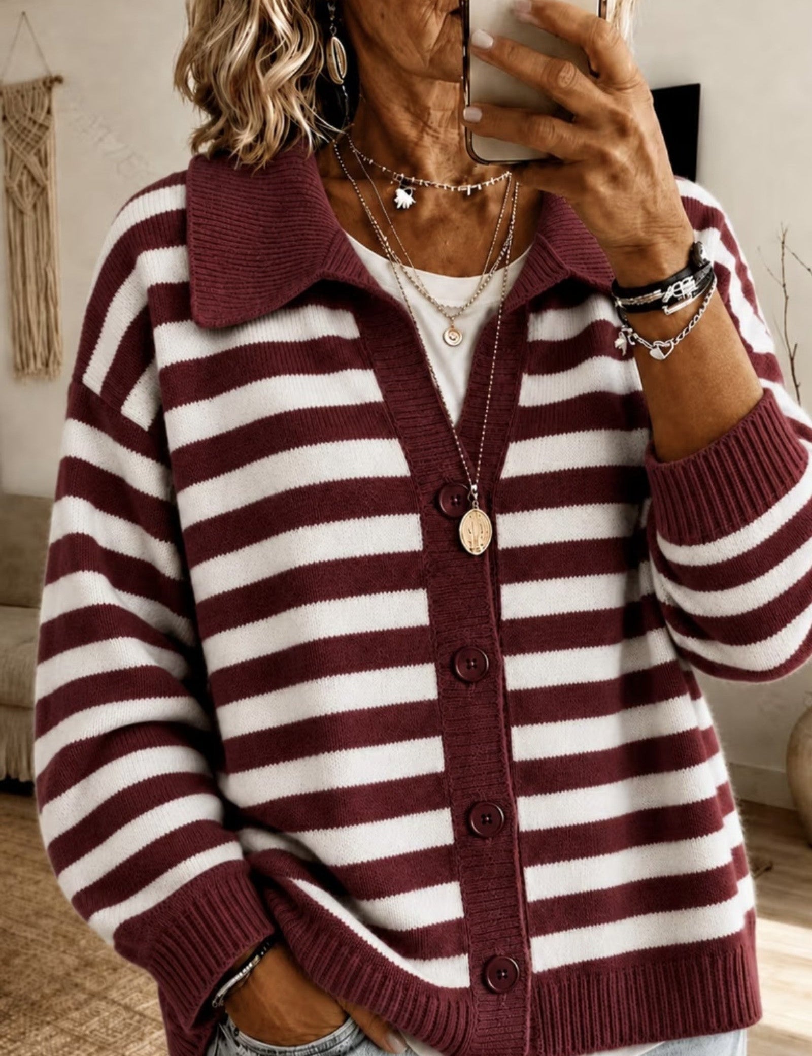 Cardigan a Maglia con Collo Striato e Bottoni