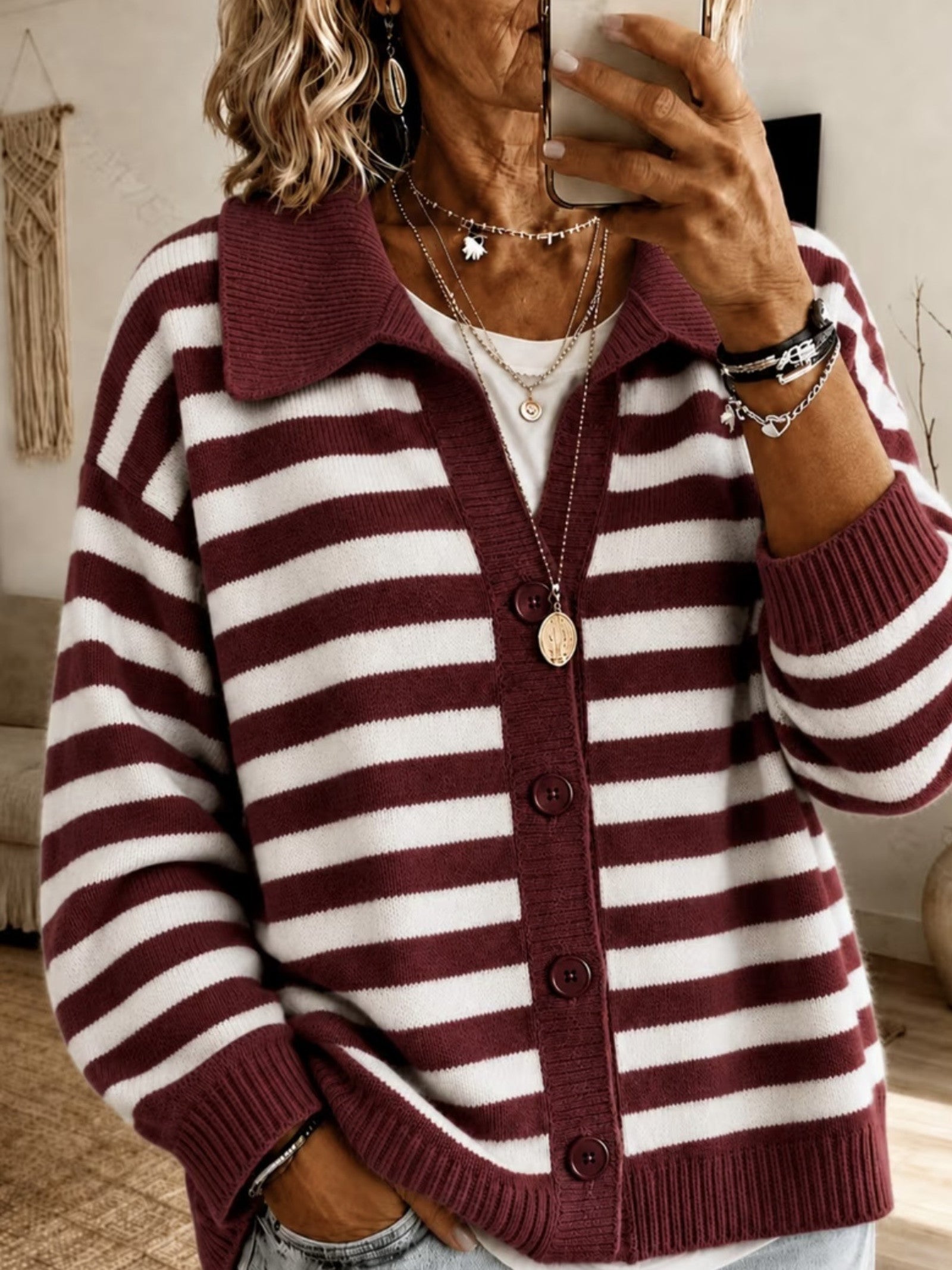 Cardigan a Maglia con Collo Striato e Bottoni