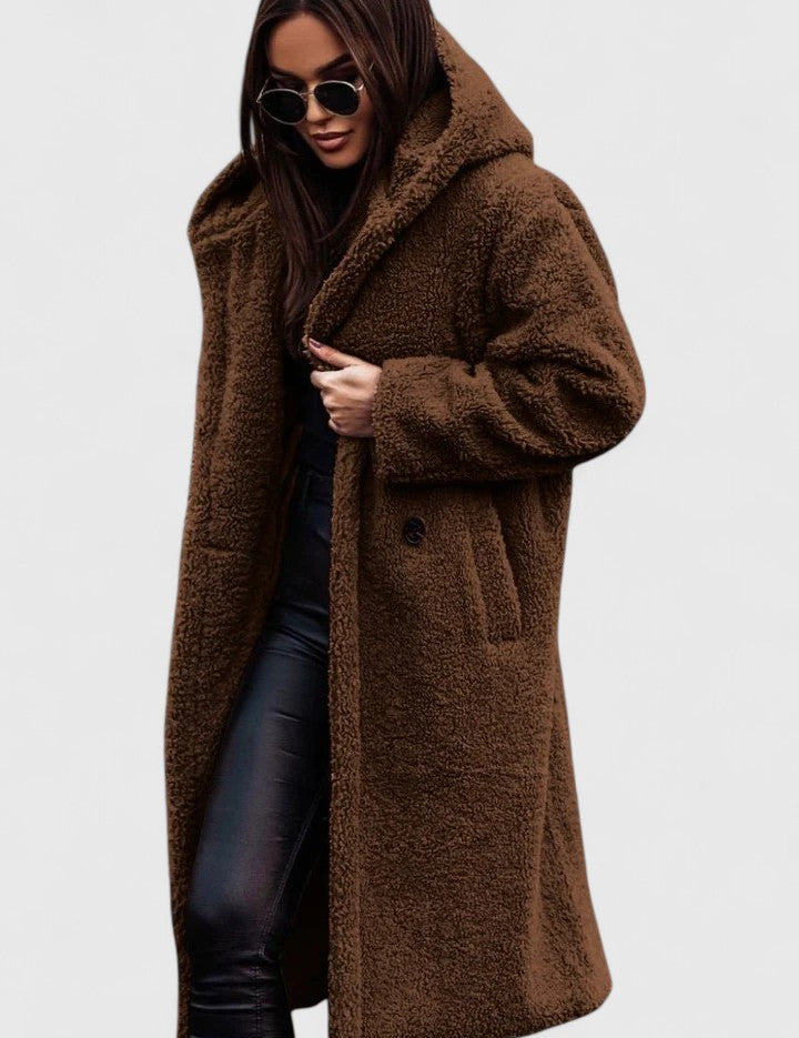 https://cdn.shopify.com/s/files/1/1057/5383/7908/files/celine-warm-en-stijlvol-winterjack-709678_720x-Photoroom.jpg?v=1785187501