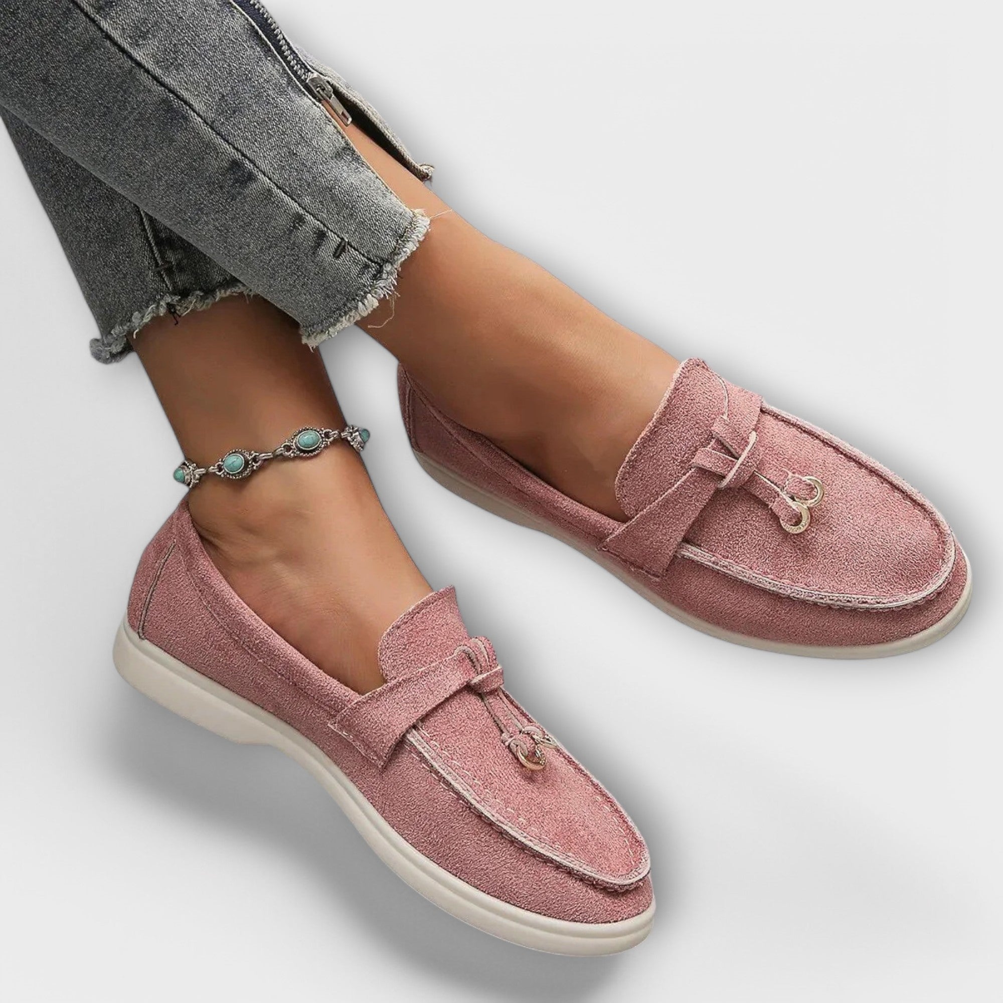 https://cdn.shopify.com/s/files/1/1057/5383/7908/files/damen-beige-loafer-elegant-Photoroom.jpg?v=1785187842