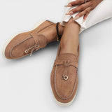 https://cdn.shopify.com/s/files/1/1057/5383/7908/files/damen-beige-loafer-elegant_6-Photoroom.jpg?v=1785187842