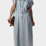 https://cdn.shopify.com/s/files/1/1057/5383/7908/files/elegante-denim-jurk-met-korte-vleermuismouwen-maxi-dresses-jurkjes-co-1-45571.png?v=1786917641