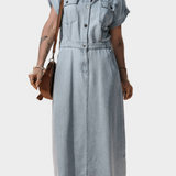 https://cdn.shopify.com/s/files/1/1057/5383/7908/files/elegante-denim-jurk-met-korte-vleermuismouwen-maxi-dresses-jurkjes-co-1-45571.png?v=1786917641
