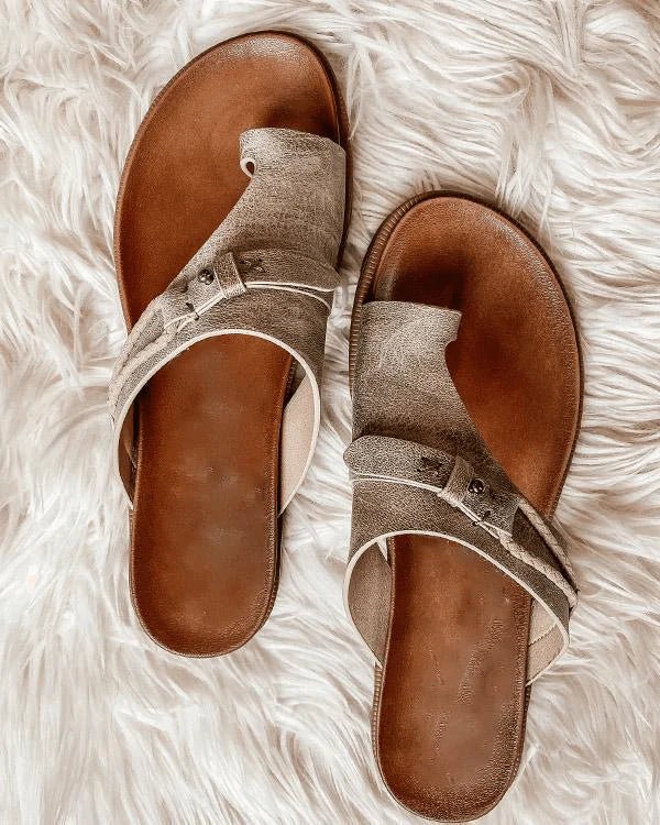https://cdn.shopify.com/s/files/1/1037/6196/9489/files/hazel-orthopedic-sandals-508866_d823ce16-3820-4796-9b10-69b5b435e2e0.jpg?v=1783003652