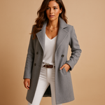 https://cdn.shopify.com/s/files/1/1037/6196/9489/files/lange-elegante-damesjas-met-knopen.png?v=1787493961