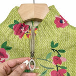 https://cdn.shopify.com/s/files/1/1057/5383/7908/files/modehaus-behrens-cardigan-verde-floral_c4e9c63a-d1f3-4a2d-9cc5-37dd479c3686.jpg?v=1788891707