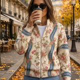 https://cdn.shopify.com/s/files/1/1057/5383/7908/files/modehaus-behrens-casaco-malha-floral_49e373d6-941b-480d-b07c-acb3a0828f65.jpg?v=1788891695