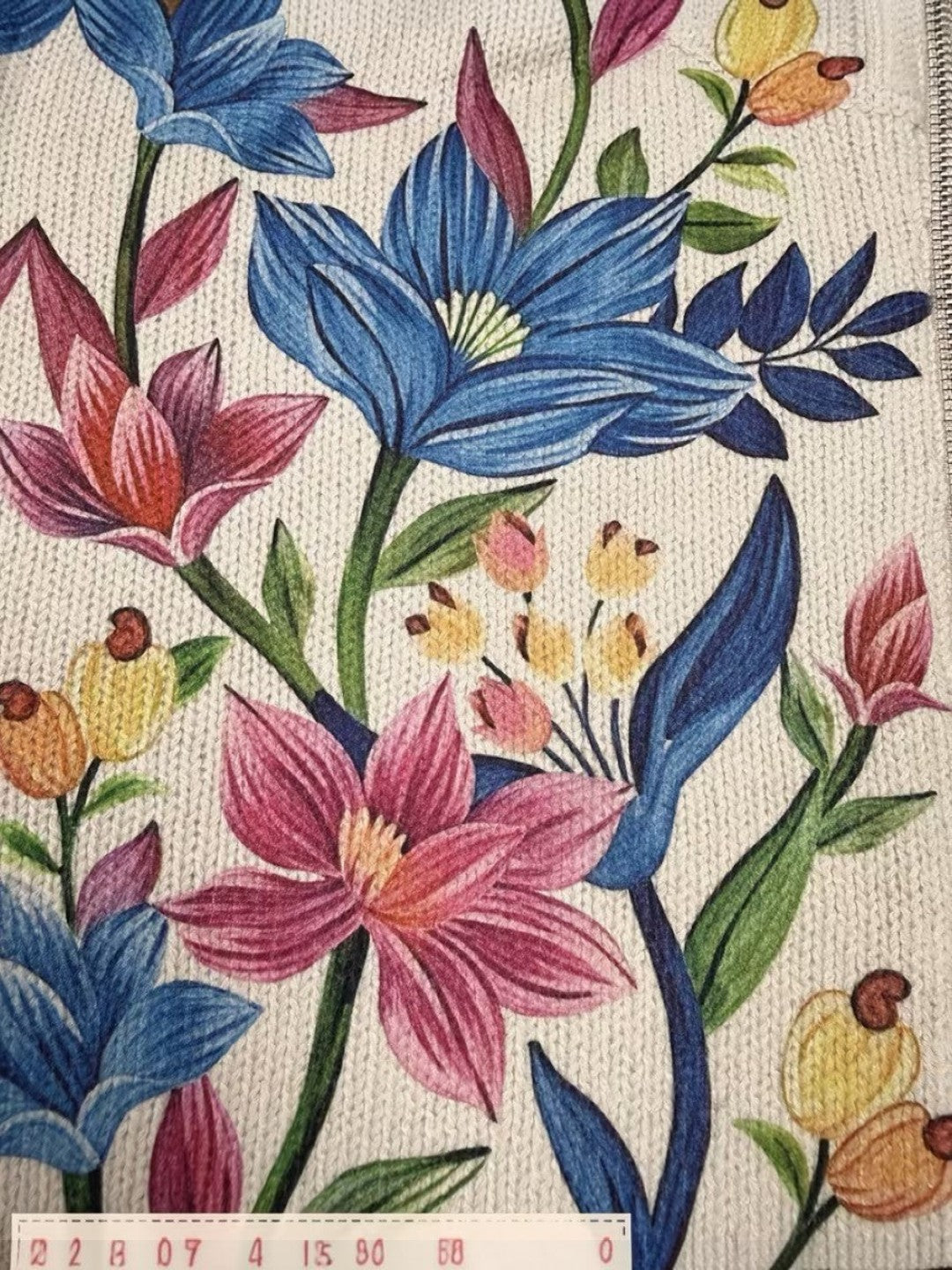 https://cdn.shopify.com/s/files/1/1057/5383/7908/files/modehaus-behrens-strickjacke-blumenmuster.jpg?v=1788891703
