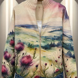 https://cdn.shopify.com/s/files/1/1057/5383/7908/files/modehaus-behrens-strickjacke-heike-landschaftsmotiv_79c0b1c5-a6c9-4154-a9cc-2a81cdbd7ff9.jpg?v=1788891696